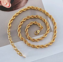 Load image into Gallery viewer, Twisted Chain (Gold)
